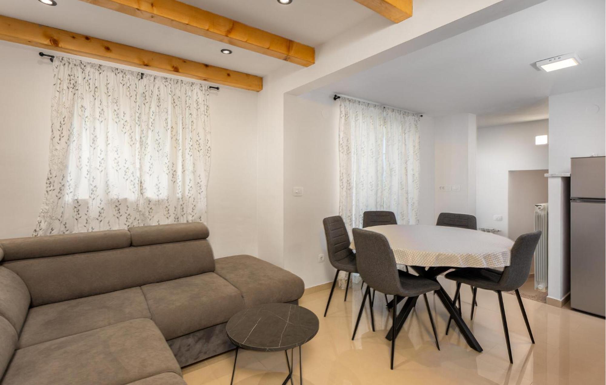 Gorgeous Apartment In Brsec With Kitchen Esterno foto